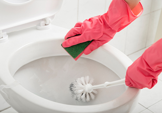 artículo de limpieza sobre limpieza y desinfección de inodoros